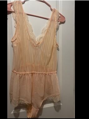 Delicate Lace-Trim Peach Chemise Bodysuit Auden Large